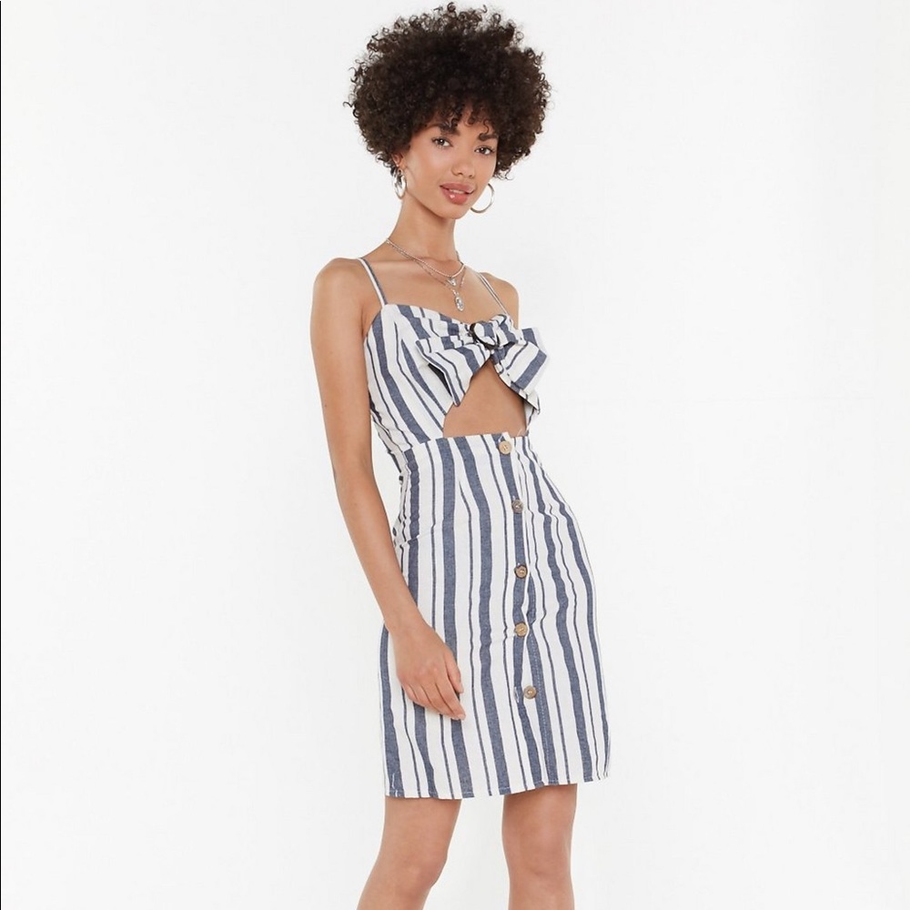 Tie-Front Midi Dress with Buttons